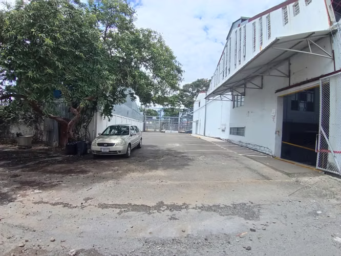 BODEGA CON OFICINAS EN SAN PEDRO, SAN JOSÉ - Imagen 11