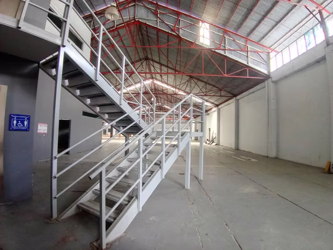 BODEGA CON OFICINAS EN SAN PEDRO, SAN JOSÉ - Imagen 9