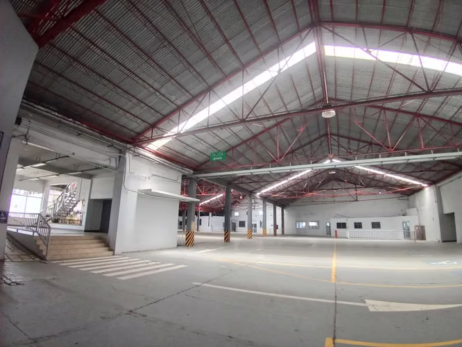 BODEGA CON OFICINAS EN SAN PEDRO, SAN JOSÉ - Imagen 5
