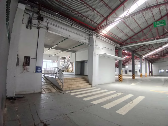 BODEGA CON OFICINAS EN SAN PEDRO, SAN JOSÉ - Imagen 6