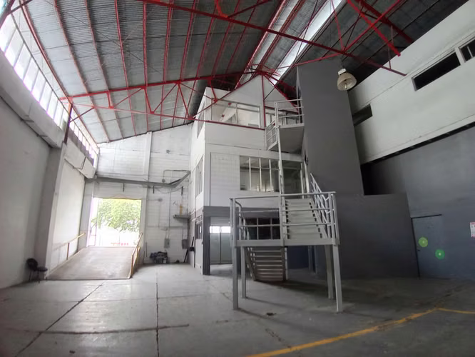 BODEGA CON OFICINAS EN SAN PEDRO, SAN JOSÉ - Imagen 7