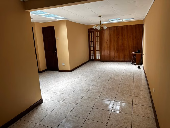 Se alquila casa en Cuatro Reinas de Tibas