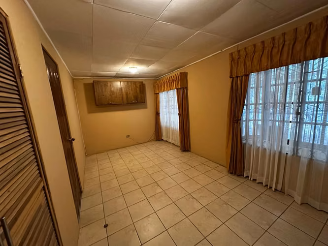 Se alquila casa en Cuatro Reinas de Tibas - Imagen 2
