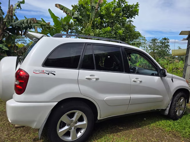 Vendo Rav4 2004 - Imagen 5