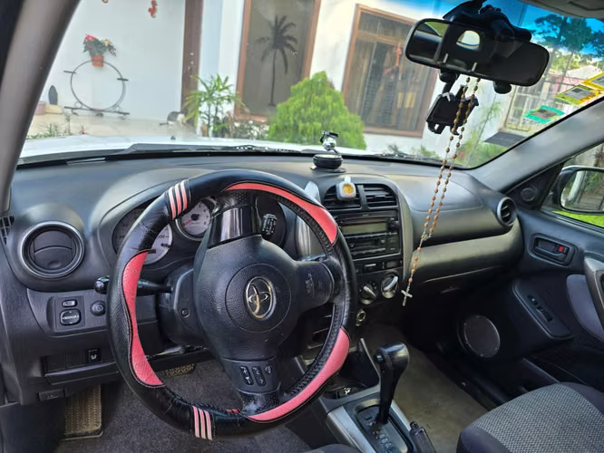 Vendo Rav4 2004 - Imagen 6