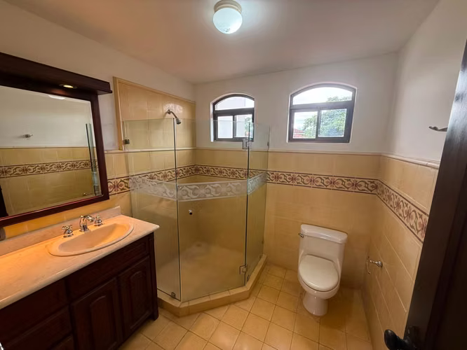 Casa en Venta en Santa Ana, Condominio, Hab principal 1era planta - Imagen 17