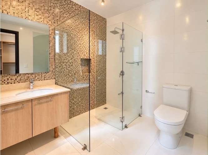 Venta amplio apartamento con azotea en Santa Ana
