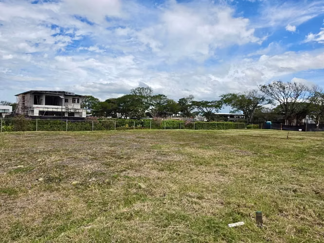 Lote en Latitud Lindora ¡TODO LISTO!  SOLO FALTA CONSTRUIR - Imagen 3