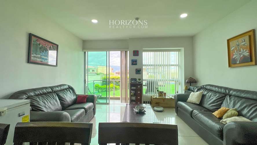 Apartamento en Venta en Condominio Vistas de Altamonte, Curridabat – 3 Habitaciones en Primer Nivel nja1131