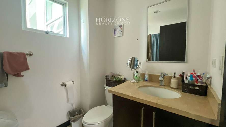 Apartamento en Venta en Condominio Vistas de Altamonte, Curridabat – 3 Habitaciones en Primer Nivel nja1131