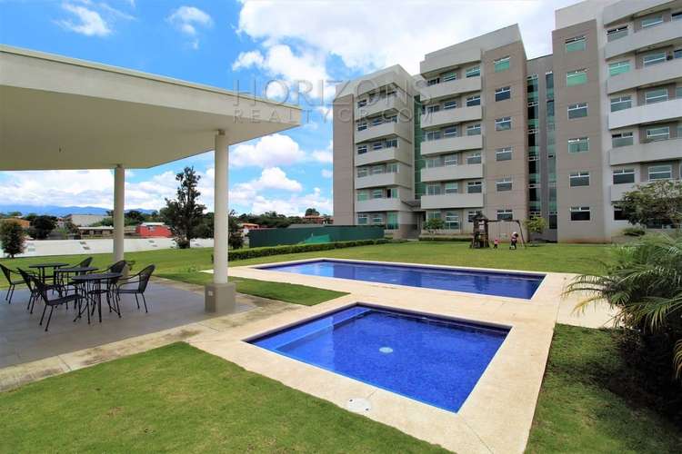 Apartamento en Venta en Condominio Vistas de Altamonte, Curridabat – 3 Habitaciones en Primer Nivel nja1131