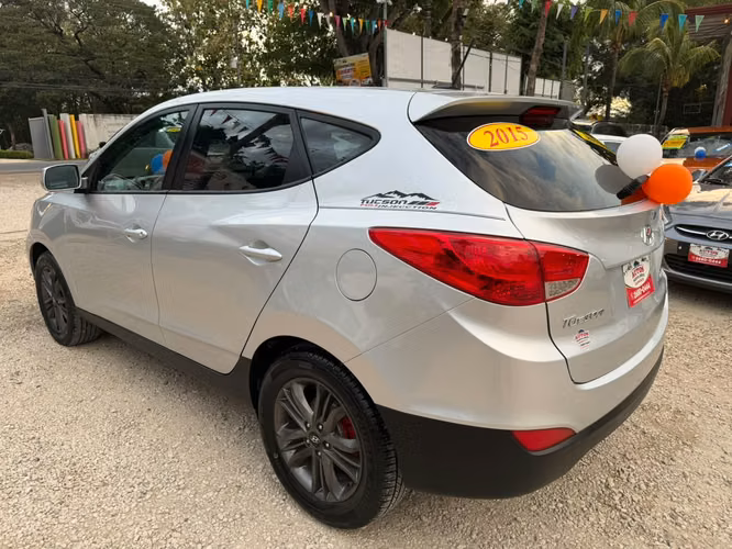  HYUNDAI TUCSON GLS-2015-AUTO-SHIFT TRONIC-4X4-8.775.000 - Imagen 3