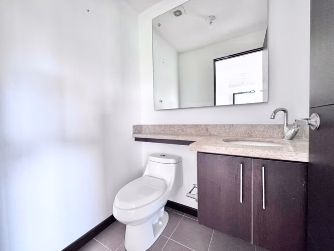 Hermoso apartamento esquinero con  luz natural  - Imagen 15
