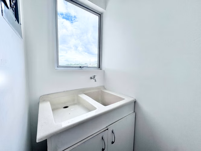 Hermoso apartamento esquinero con  luz natural  - Imagen 13