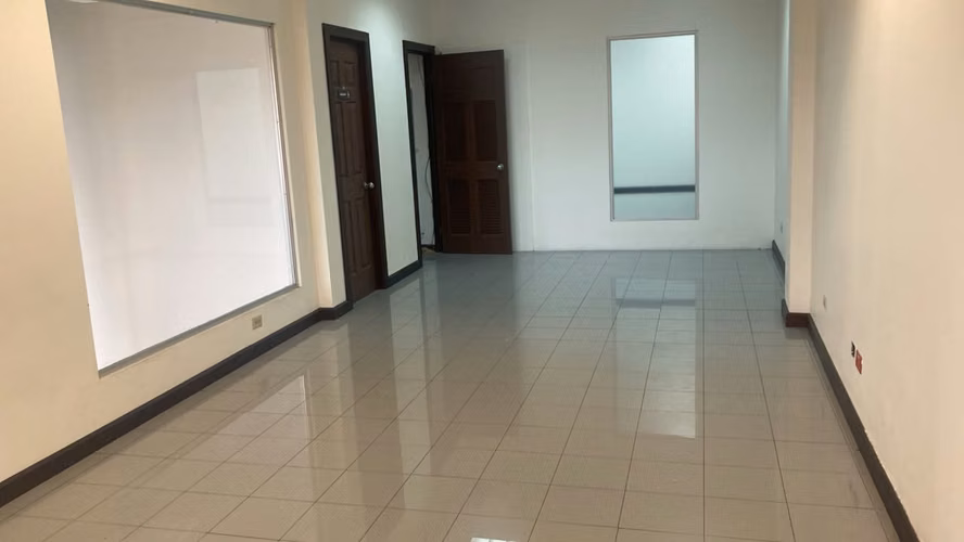 Alquiler oficina La Uruca | 50 m² | $831 IVA y CAM incluido 