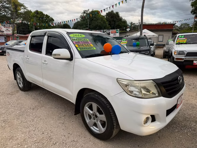TOYOTA HILUX-2016-MANUAL-TD-CAJA 5TA- - Imagen 4