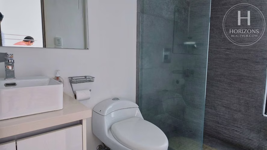 Se Vende Casa Condominio Bali Guachipelín 2 Habitaciones y Sala de TV mas Walk-in Closet y Patio NJA1454JB-V - Imagen 11