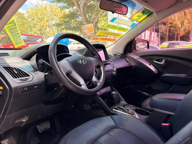 HYUNDAI TUCSON GLS-2013-AUTO-TDI-SHIFT TRONIC-4X2 7.475.000 - Imagen 4