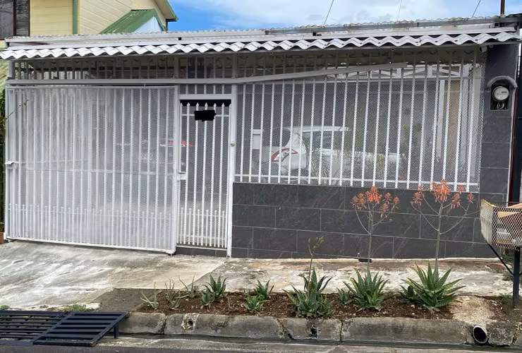  LINDA CASA EN RESIDENCIAL MUY SEGURO  ALAJUELA 1 PLANTA - Imagen 2