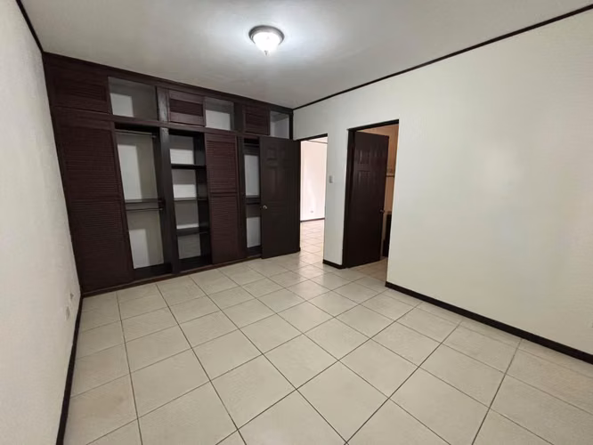 SE ALQUILA AMPLIO APARTAMENTO EN CARTAGO - Imagen 5
