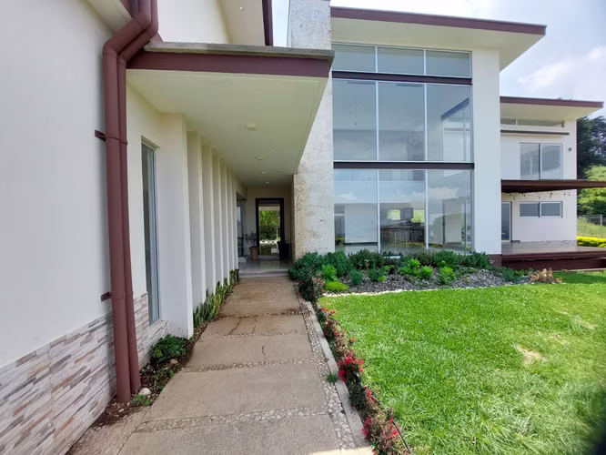  Casa moderna con vistas panorámicas | San Rafael, Heredia  - Imagen 2