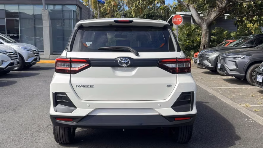 Se vende Toyota Raize 2024 financiamiento disponible - Imagen 8