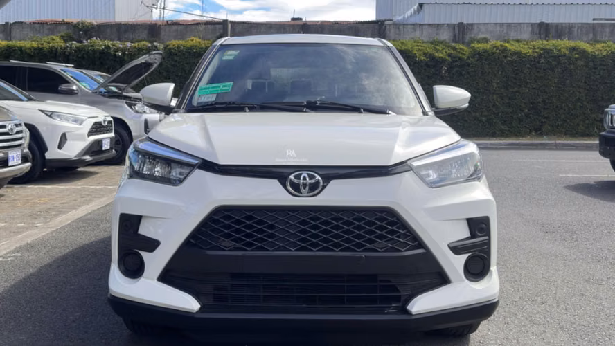 Se vende Toyota Raize 2024 financiamiento disponible - Imagen 1