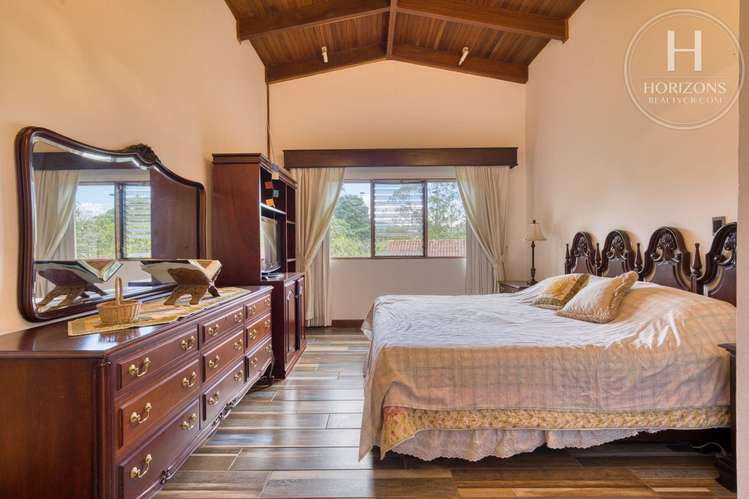 Casa en Venta en Granadilla de Curridabat 3.199 m² Uso Mixto Frente a Calle Principal Amplio Parqueo nja1381sb - Imagen 17