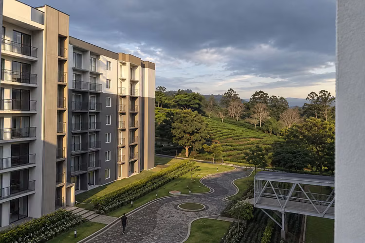  Alquiler | Apartamento esquinero de 3 habitaciones en khaya, Guayabos 
