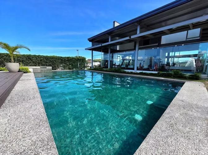  Alquiler | Apartamento esquinero de 3 habitaciones en khaya, Guayabos 