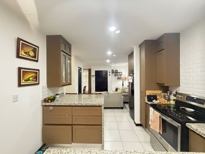 Hermosa Casa en Venta en Heredia - Imagen 5