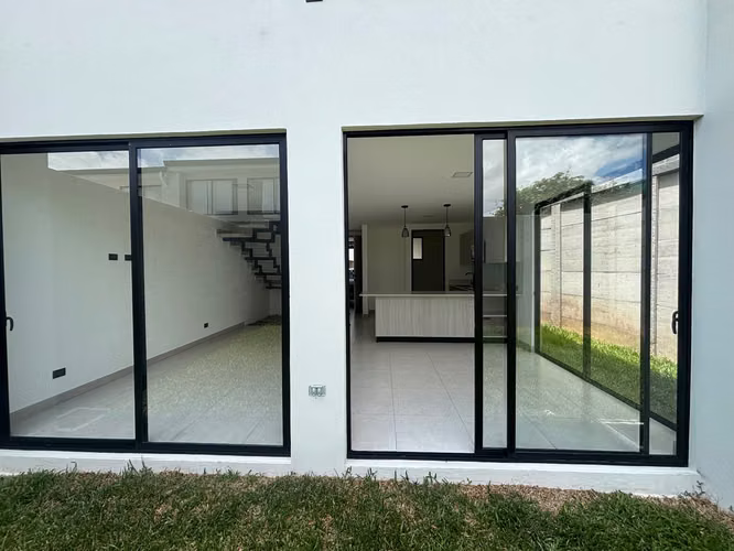 Estrene casa en Condominio en Lindora.  - Imagen 2