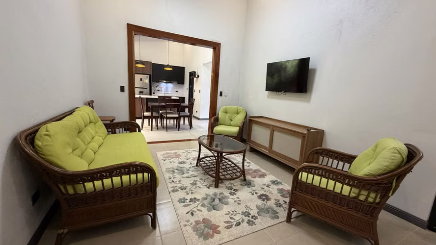 Se Vende Casa en Atenas | Amplios Jardines y 1.764 m² de Terreno - Imagen 13