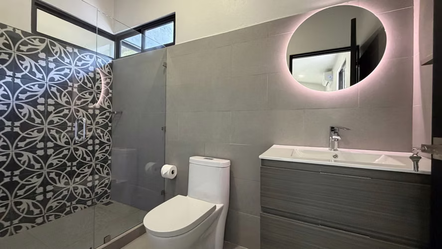 Se Vende Casa en Atenas | Amplios Jardines y 1.764 m² de Terreno - Imagen 11
