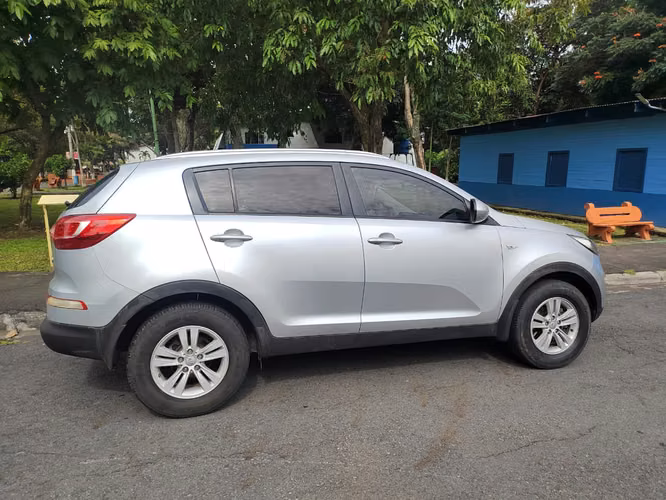 KIA SPORTAGE 2013
