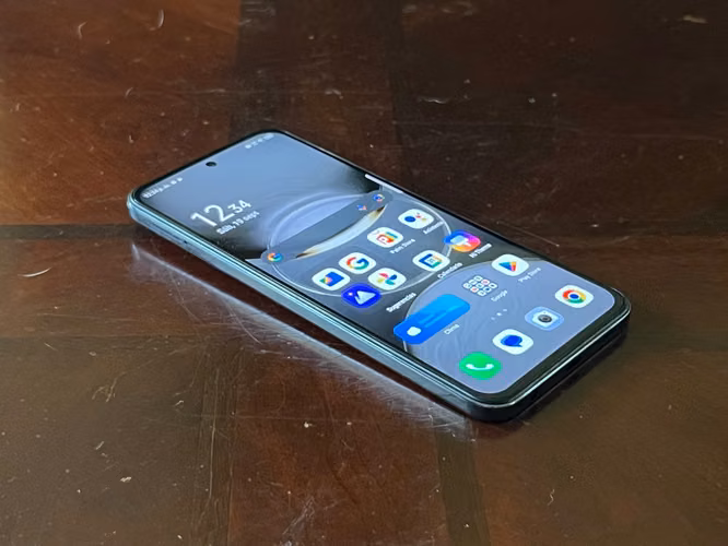 Celular Tecno Spark 30 Pro - Imagen 1