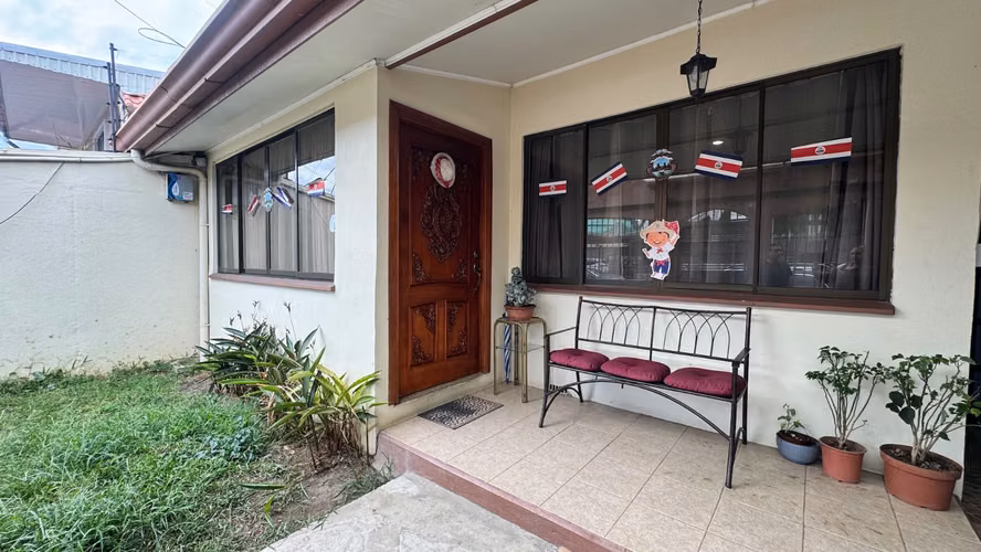 Vende casa de una planta c/uso de suelo mixto, Gravilias, Desamparados (AD) - Imagen 2