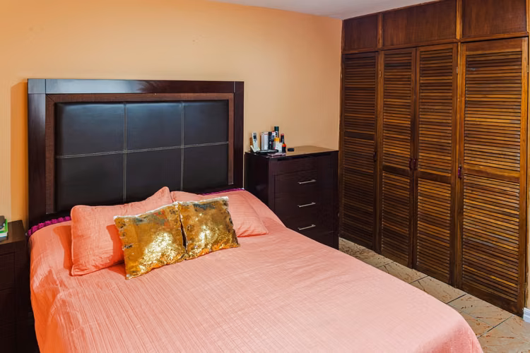 Vende casa de una planta c/uso de suelo mixto, Gravilias, Desamparados (AD) - Imagen 13