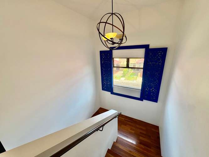 ESCAZU! CASA TIPO TOWNHOUSE 2 NIVELES + MEZZANINE / LINEA BLANCA - Imagen 11