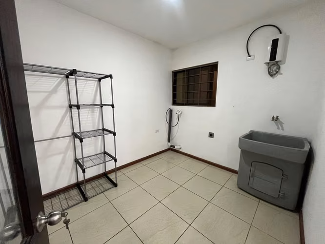 Alquiler de Apartamento en La Uruca – Cerca del Hospital del Trauma. - Imagen 12