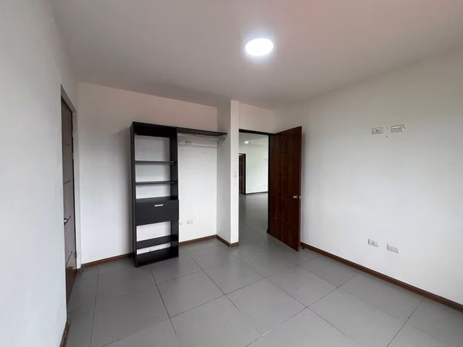Alquiler de Apartamento en La Uruca – Cerca del Hospital del Trauma. - Imagen 5