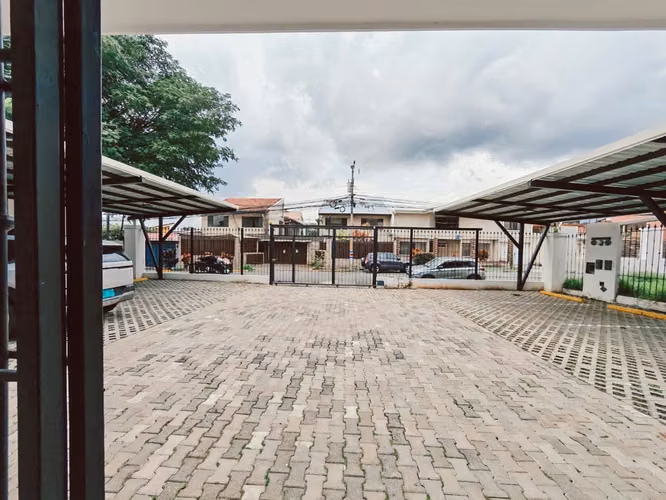 Alquiler de apartamento en La Uruca. Servicios incluidos. - Imagen 12
