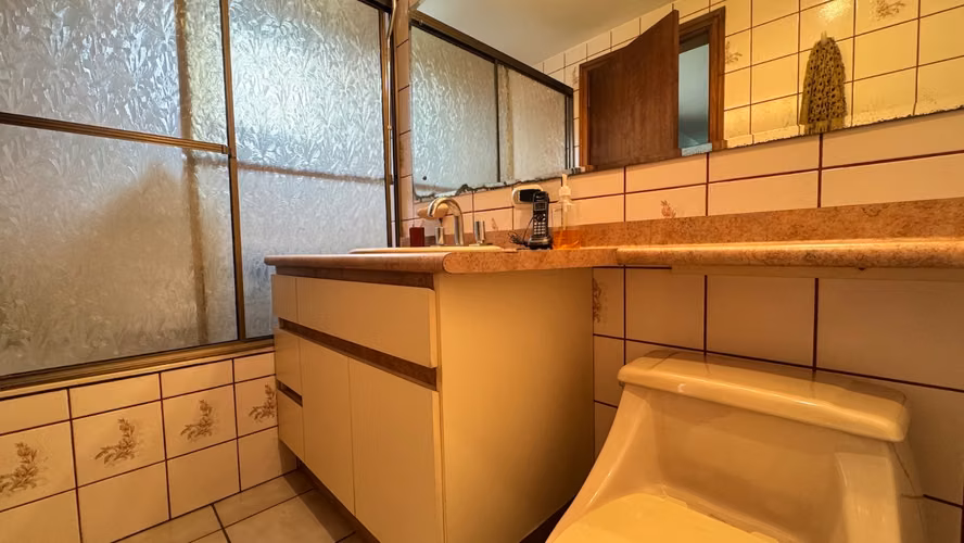 Vende amplio apartamento en Condominio Santa Fe, Escazú (AD) - Imagen 17