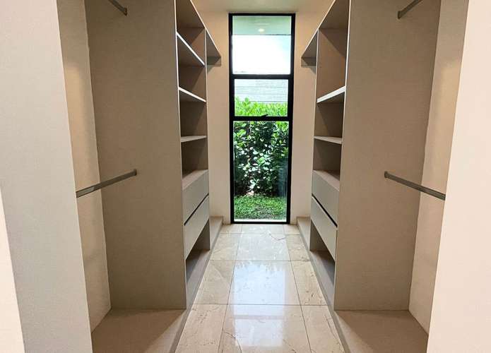 Lujo en Valle del Sol, Santa Ana | 452 m2, Campo Golf y 3 Hab - Imagen 9