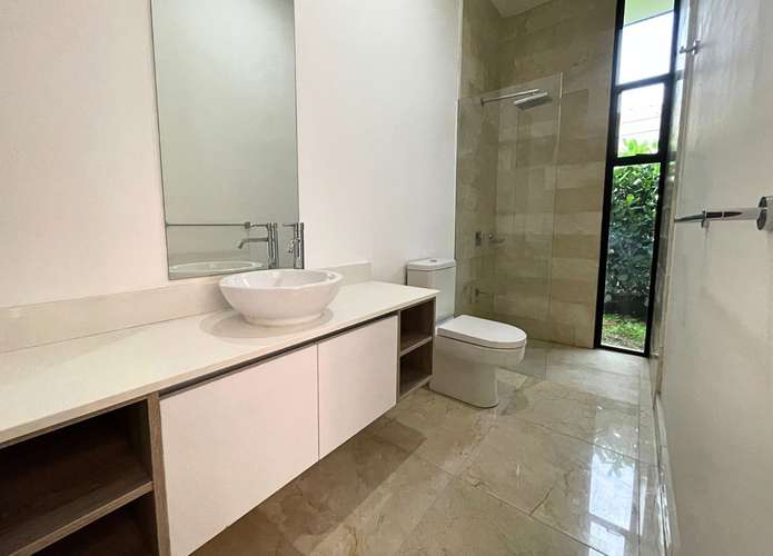Lujo en Valle del Sol, Santa Ana | 452 m2, Campo Golf y 3 Hab - Imagen 8