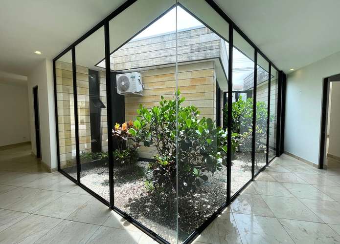 Lujo en Valle del Sol, Santa Ana | 452 m2, Campo Golf y 3 Hab - Imagen 4
