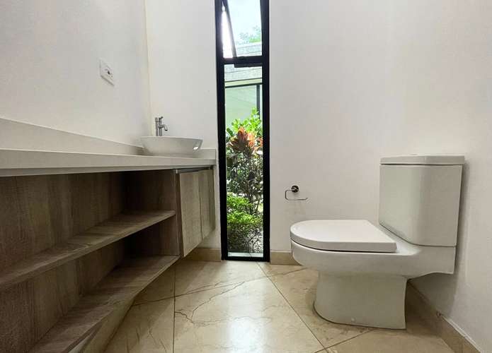 Lujo en Valle del Sol, Santa Ana | 452 m2, Campo Golf y 3 Hab - Imagen 17
