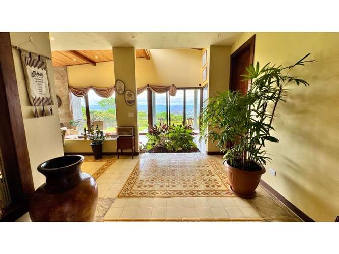 Quinta de lujo con 1,5 hectáreas y vista | San Isidro de Heredia