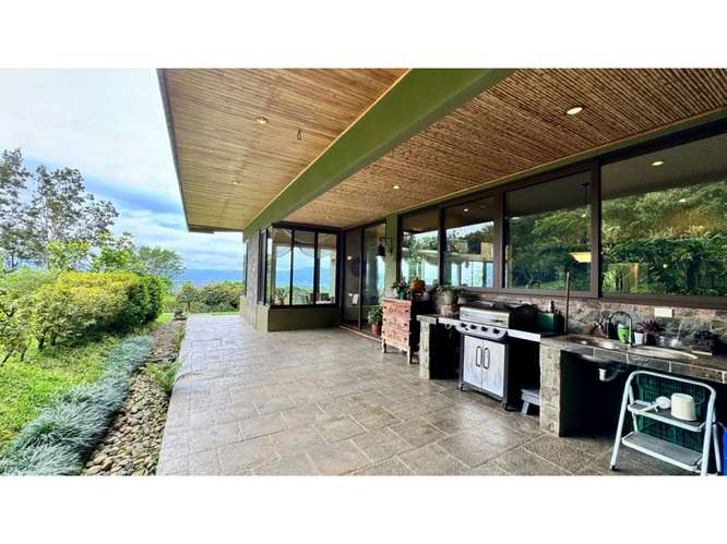 Quinta de lujo con 1,5 hectáreas y vista | San Isidro de Heredia