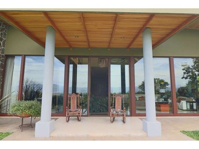 Quinta de lujo con 1,5 hectáreas y vista | San Isidro de Heredia
